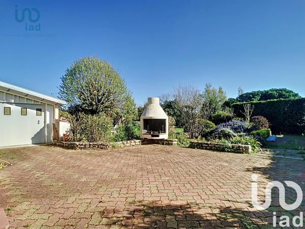 Maison traditionnelle 4 pièces de 148 m² à Angoulins (17690)