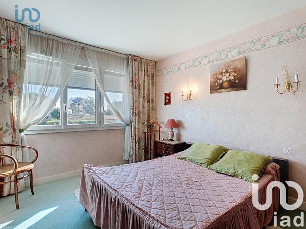 Maison traditionnelle 4 pièces de 148 m² à Angoulins (17690)