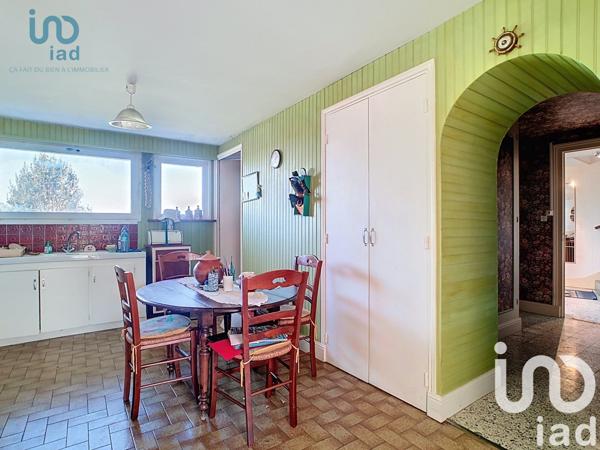 Maison traditionnelle 4 pièces de 148 m² à Angoulins (17690)