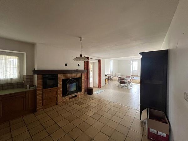 Maison pierre T6 avec grange et dépendances – 47140 Penne d’Agenais