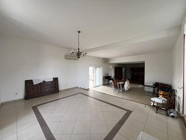 Maison pierre T6 avec grange et dépendances – 47140 Penne d’Agenais