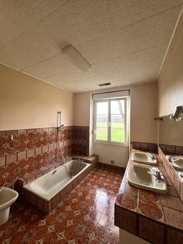 Maison pierre T6 avec grange et dépendances – 47140 Penne d’Agenais
