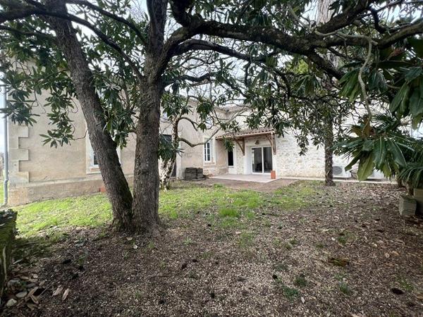 Maison pierre T6 avec grange et dépendances – 47140 Penne d’Agenais