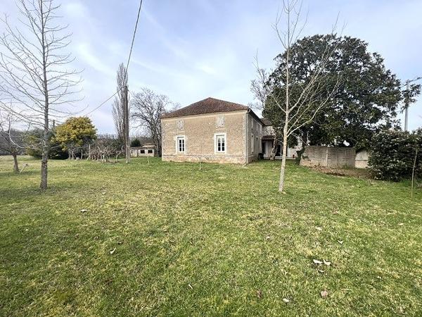 Maison pierre T6 avec grange et dépendances – 47140 Penne d’Agenais