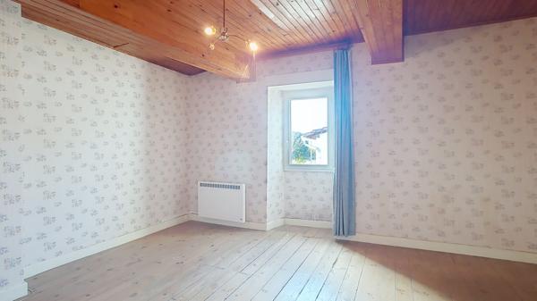 Maison à vendre à Nérac - 134 m² , 4 Pieces, 3 chambres, avec terrain et dépendance.