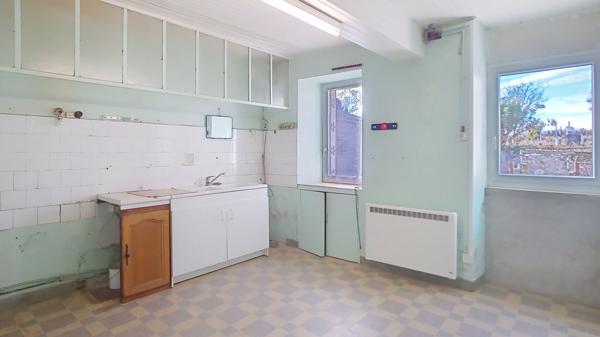 Maison à vendre à Nérac - 134 m² , 4 Pieces, 3 chambres, avec terrain et dépendance.