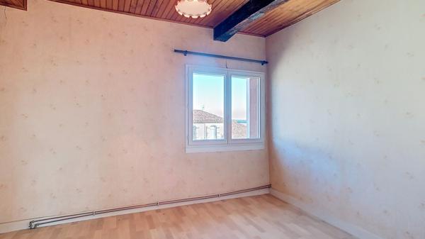 Maison à vendre à Nérac - 134 m² , 4 Pieces, 3 chambres, avec terrain et dépendance.