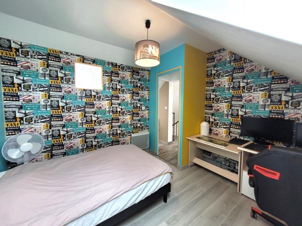 Belle maison, très grande pièce de vie