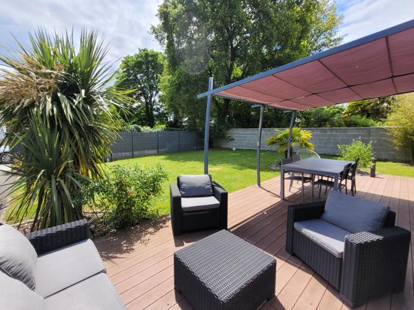 Belle maison, très grande pièce de vie