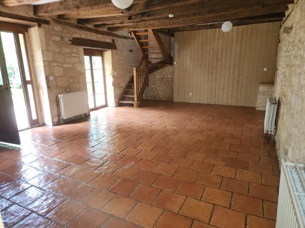 Maison en pierres avec maisonnette indépendante