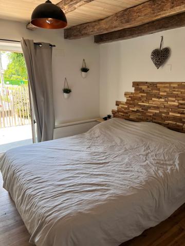 Maison en pierres avec maisonnette indépendante
