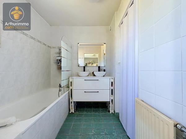 Vente                                                      Maison
                        
                     5 pièces                      132 m2                     à Combs-la-Ville