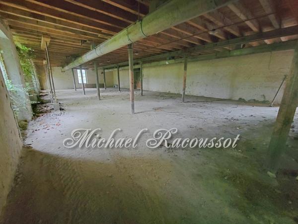 Entrepôt 870m² - Blanzy