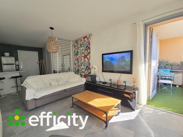 Appartement
         2 pièces
        - 43 m² 167 000 € *