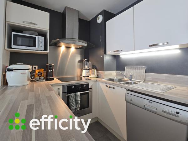 Appartement
         2 pièces
        - 43 m² 167 000 € *