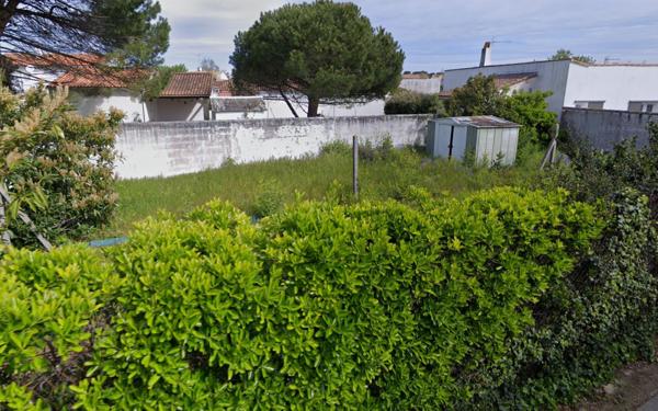 Terrain à vendre    La Flotte