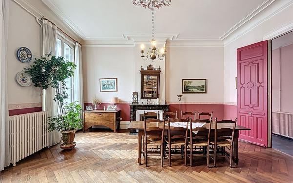 Appartement à louer    6 pièces • 232 m2 Bayonne