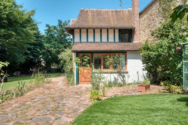 Maison à vendre 7 pièces ORSAY (91), centre-ville, 5 chambres, charme et authenticité, magnifique jardin