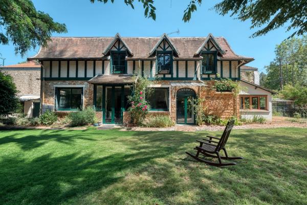 Maison à vendre 7 pièces ORSAY (91), centre-ville, 5 chambres, charme et authenticité, magnifique jardin