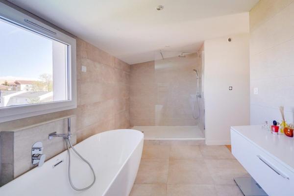 Villa Art déco 220 m² piscine et garage