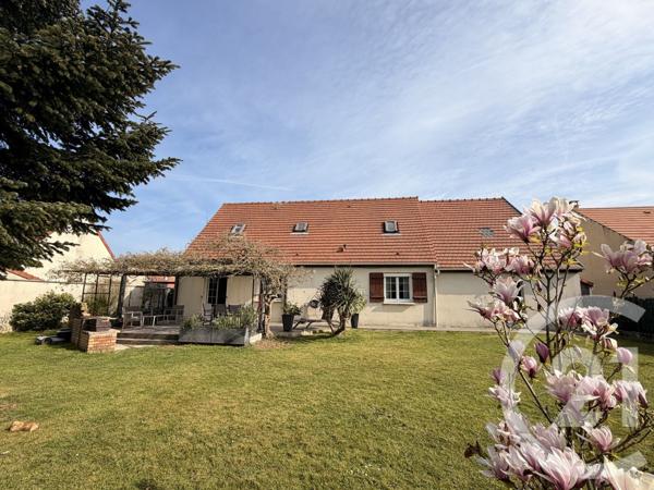 Maison à vendre  7 pièces - 135,94 m2 ROZAY EN BRIE - 77