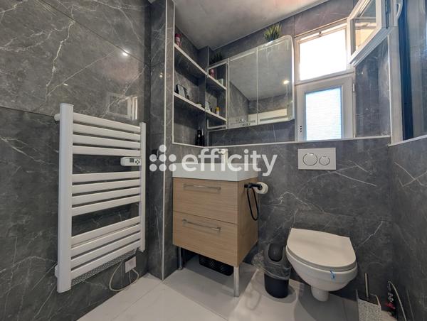 Maison
         7 pièces
        - 130 m² 395 000 € *