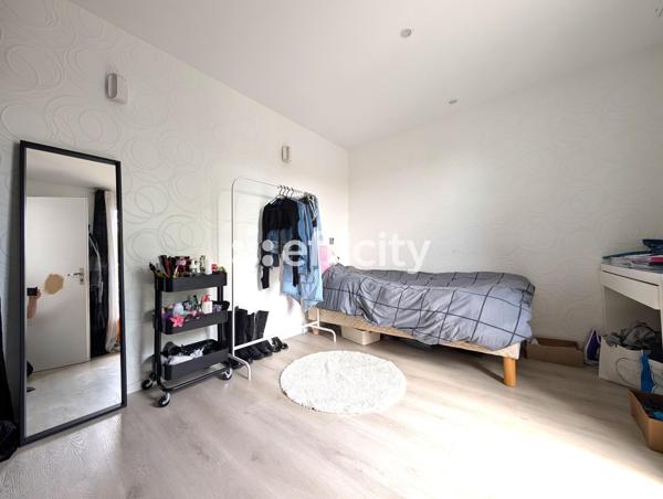 Maison
         7 pièces
        - 130 m² 395 000 € *