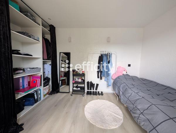 Maison
         7 pièces
        - 130 m² 395 000 € *