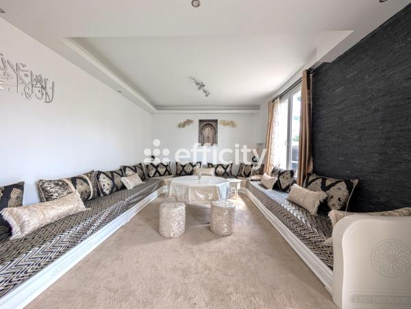 Maison
         7 pièces
        - 130 m² 395 000 € *