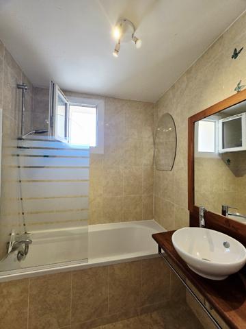 Vedène centre: Appartement T3 - Résidence sécurisée - Garage & cave