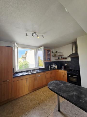Vedène centre: Appartement T3 - Résidence sécurisée - Garage & cave