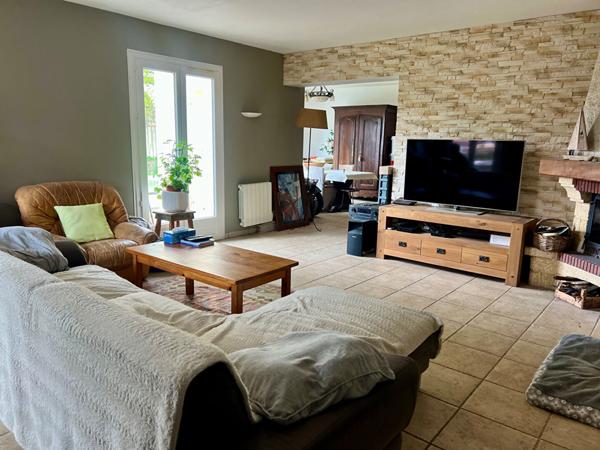 Maison Echillais 7 pièce(s) 178 m2