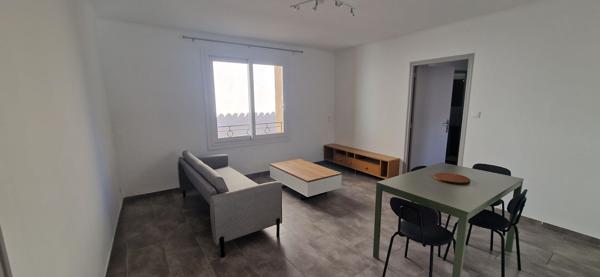 APPARTEMENT T3 MEUBLE 1ER ETAGE ENTIEREMENT REFAIT A NEUF - CLIMATISATION - GARAGE - CAVE