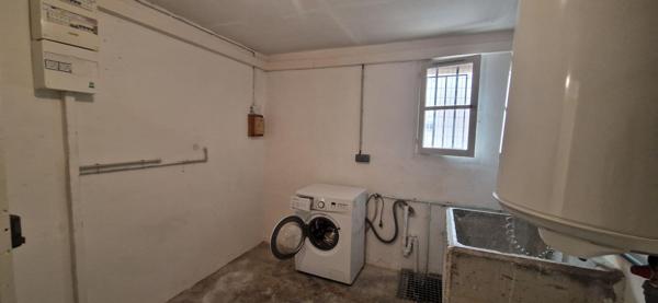 APPARTEMENT T3 MEUBLE 1ER ETAGE ENTIEREMENT REFAIT A NEUF - CLIMATISATION - GARAGE - CAVE
