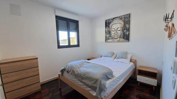 Villa 4 chambres Secteur Sainte Cécile les Vignes Mondragon (84430)