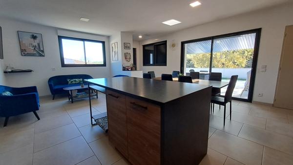 Villa 4 chambres Secteur Sainte Cécile les Vignes Mondragon (84430)