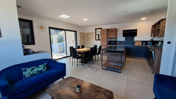 Villa 4 chambres Secteur Sainte Cécile les Vignes Mondragon (84430)