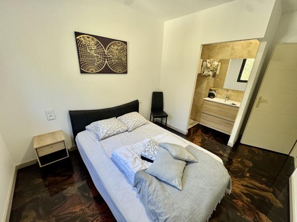 Villa 4 chambres Secteur Sainte Cécile les Vignes Mondragon (84430)