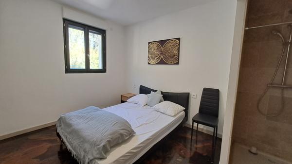 Villa 4 chambres Secteur Sainte Cécile les Vignes Mondragon (84430)