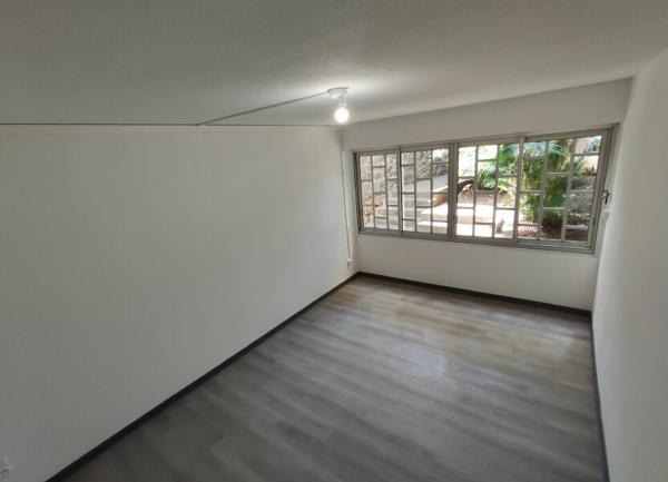 Appartement à louer    2 pièces •  Saint-Denis