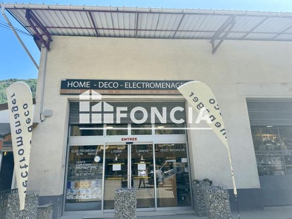 À vendre Local commercial 220 m² - Saint-étienne-de-tinée 06660