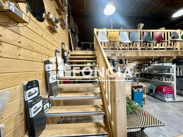 À vendre Local commercial 220 m² - Saint-étienne-de-tinée 06660