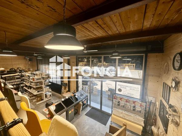 À vendre Local commercial 220 m² - Saint-étienne-de-tinée 06660