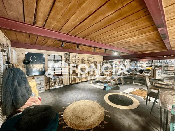 À vendre Local commercial 220 m² - Saint-étienne-de-tinée 06660