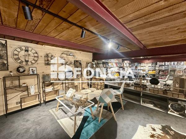 À vendre Local commercial 220 m² - Saint-étienne-de-tinée 06660