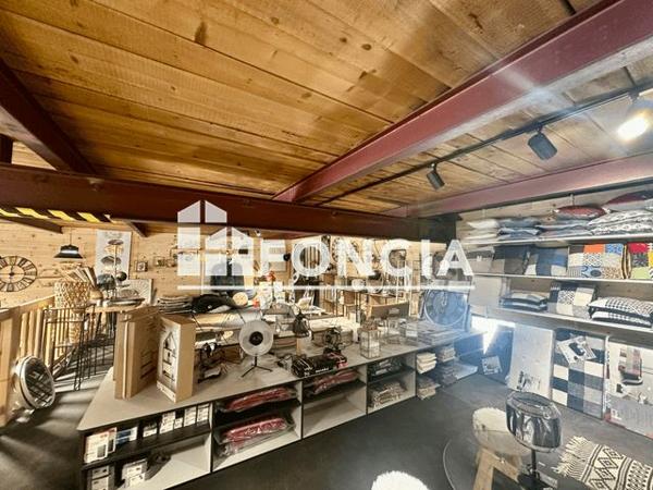 À vendre Local commercial 220 m² - Saint-étienne-de-tinée 06660