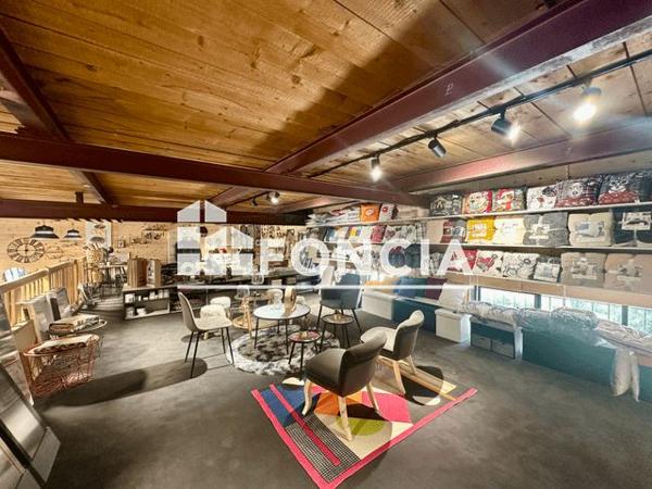 À vendre Local commercial 220 m² - Saint-étienne-de-tinée 06660