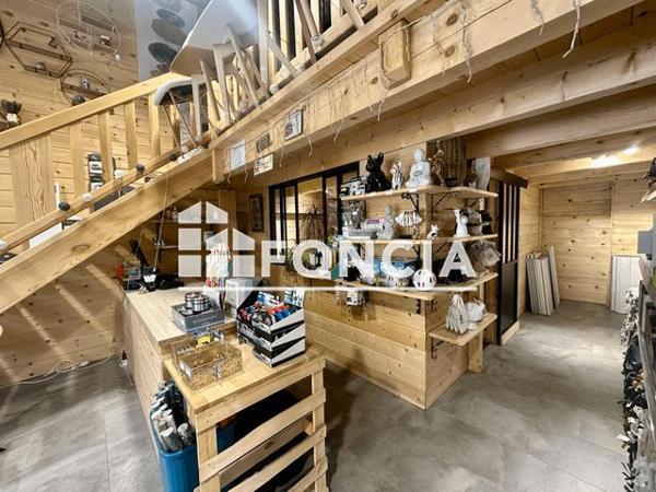 À vendre Local commercial 220 m² - Saint-étienne-de-tinée 06660