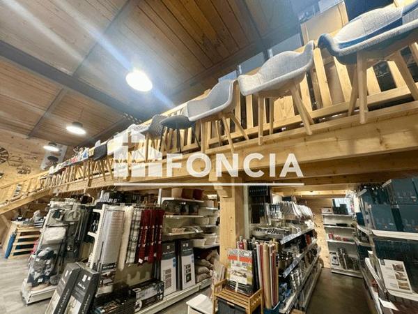 À vendre Local commercial 220 m² - Saint-étienne-de-tinée 06660