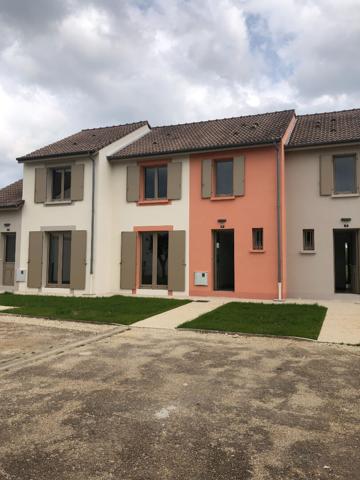 Maison mitoyenne T5 BAR SUR AUBE Ref 629B